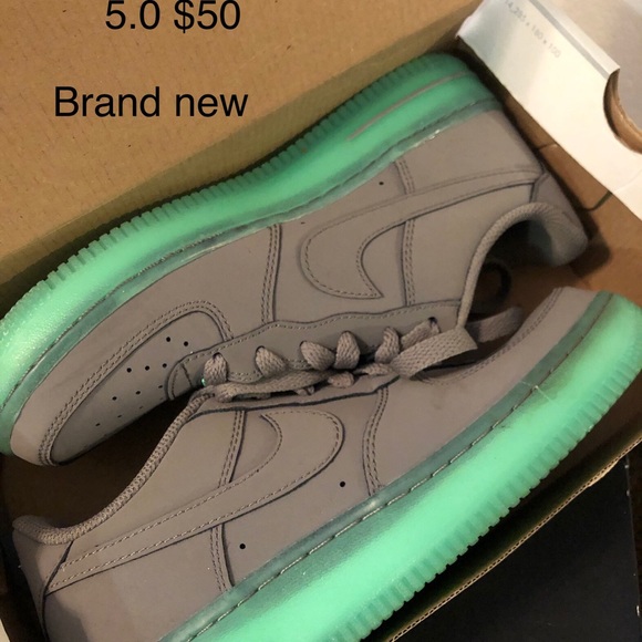 Grade school shoes! new and others slight worn - Picture 3 of 4